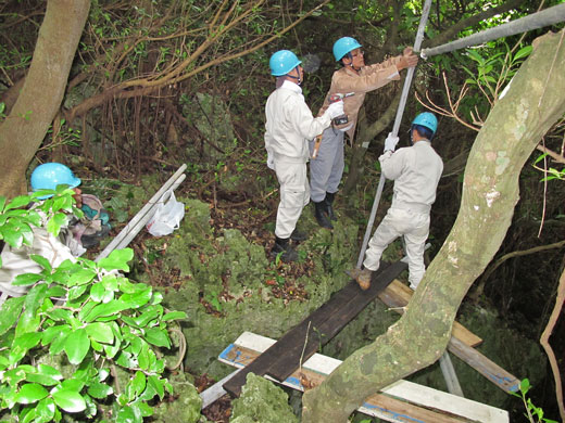 遺骨収集の様子24