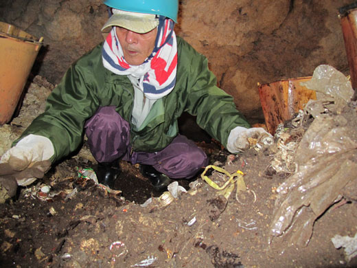 遺骨収集の様子18