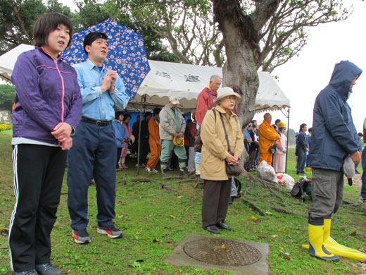 遺骨収集の様子2