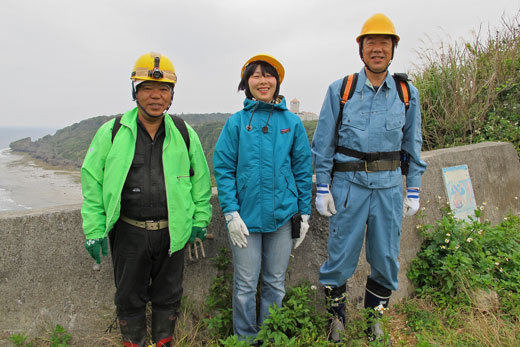 遺骨調査・収集の様子1