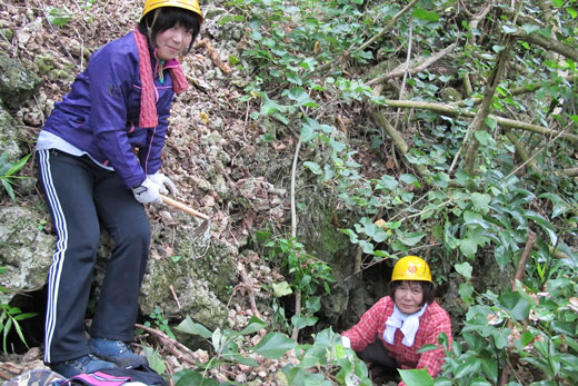 遺骨調査・収集の様子33