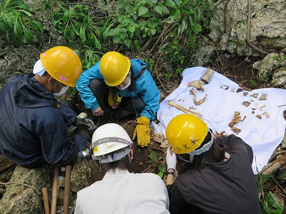 遺骨収集の様子42