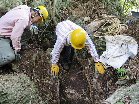 遺骨収集の様子54