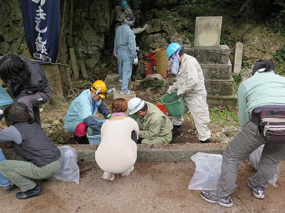 遺骨収集の様子27