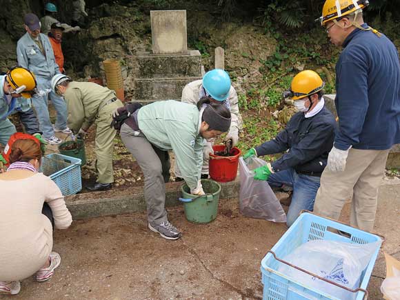 遺骨収集の様子28