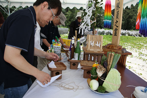 祭壇設営開始6