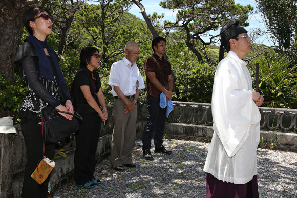 白玉之塔にて慰霊祭4