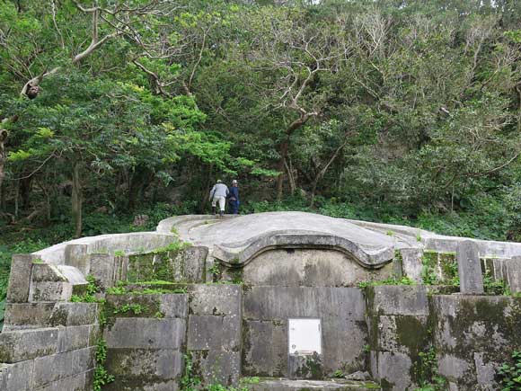 遺骨収集の様子4