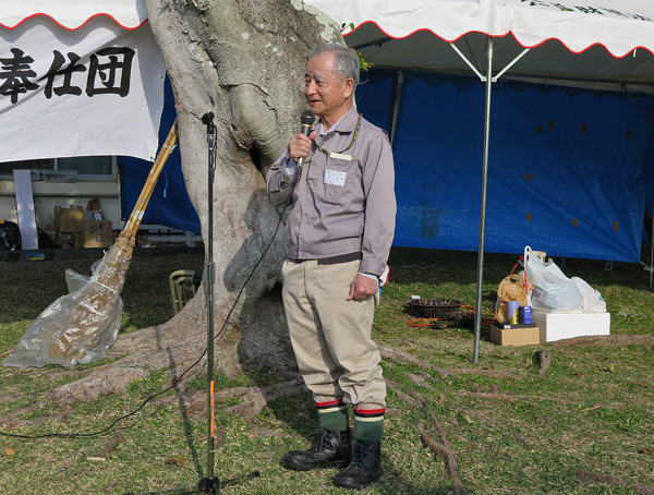 遺骨収集の様子2